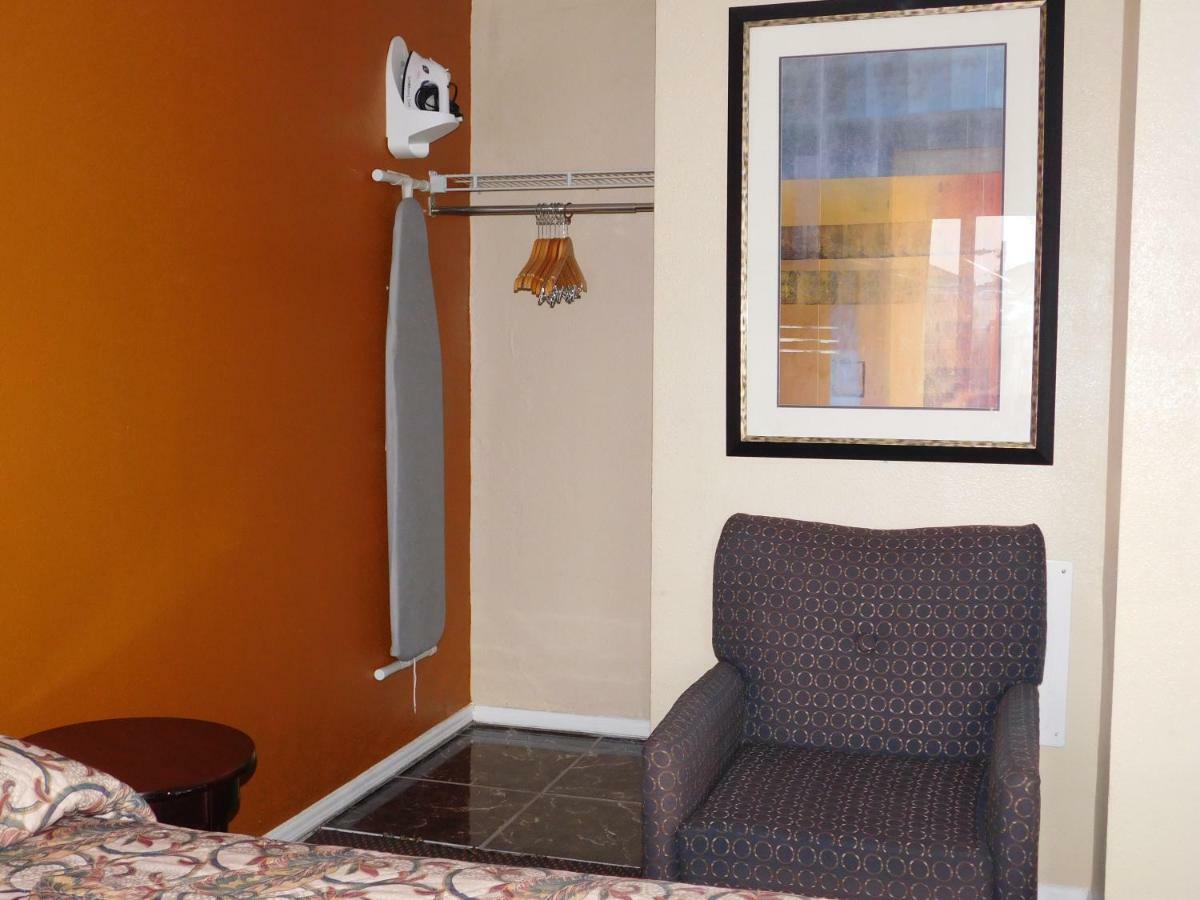 University Downtown Motel 2*